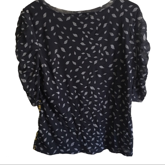 INVESTMENTS Navy color with yellow flowers front side top size L - Picture 2 of 6